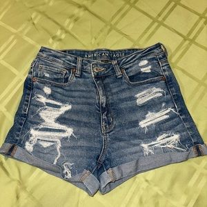 Woman’s American Eagle stretch shorts